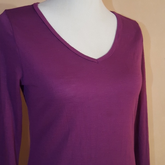 Brand New the Perfect V-Neck Tee - Picture 6 of 7